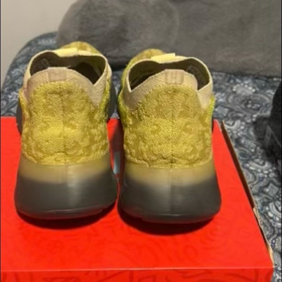 Yeezy 380 ‘Hylyte’ - Picture 2 of 5